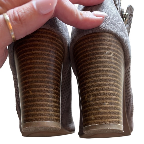 Taupe Heel Booties- size 7.5 - Picture 5 of 6